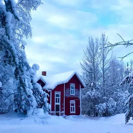 Huwikumpula 1830's Wooden House In Lapland Kittilä